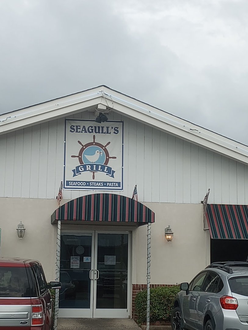 Casual seafood dining room with table service.